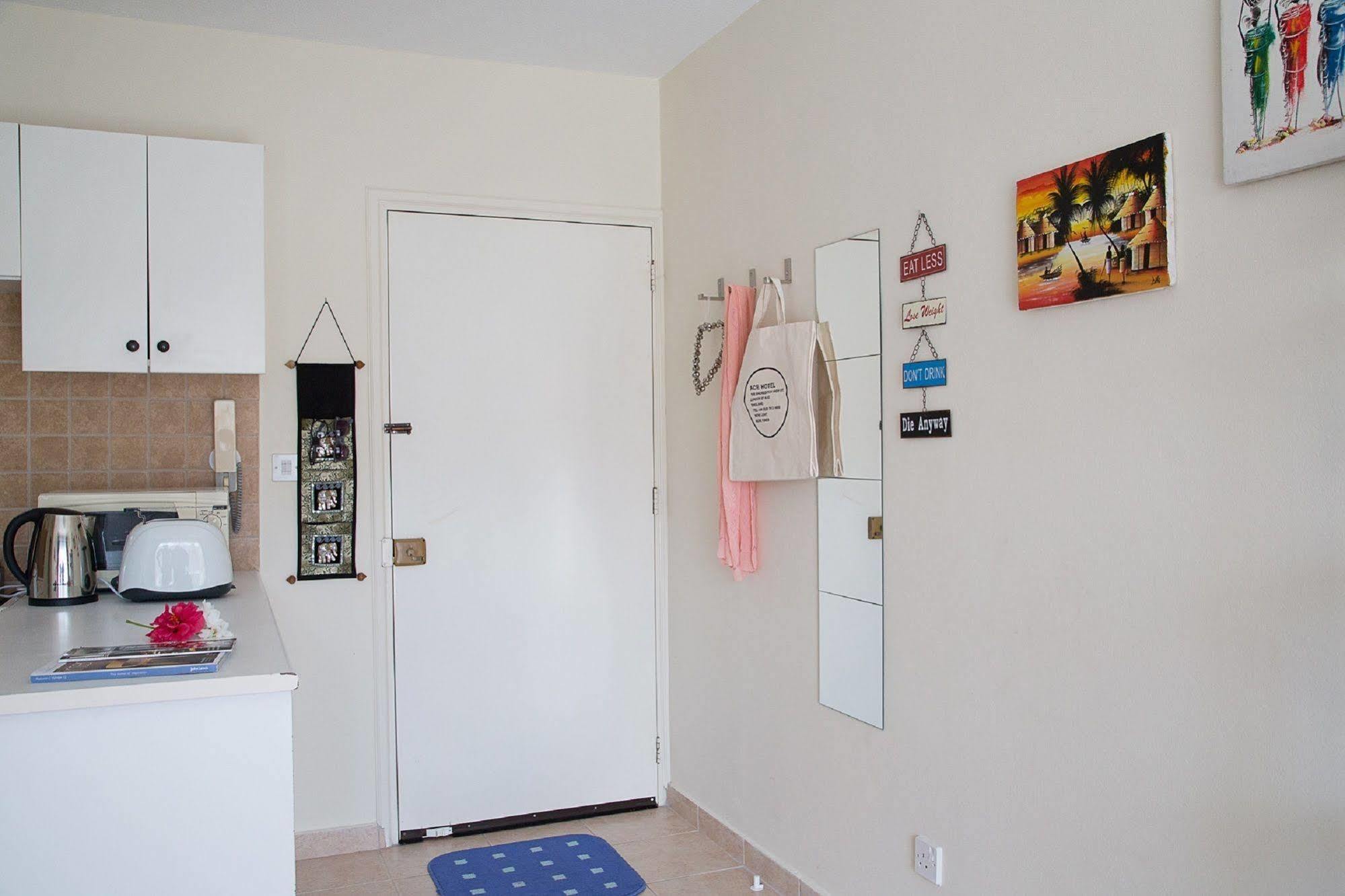 Paphos Love Nest Apartment Bagian luar foto