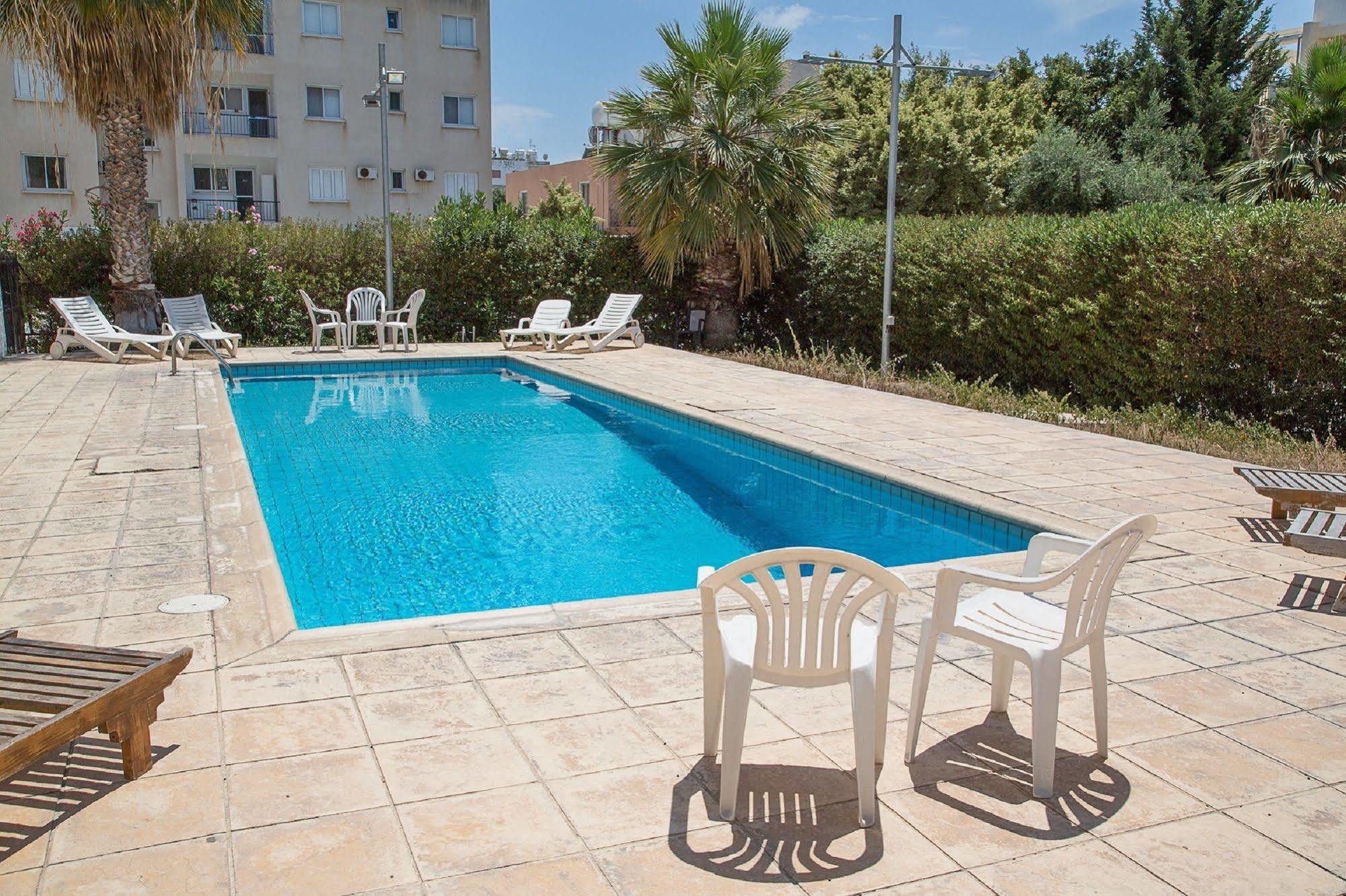 Paphos Love Nest Apartment Bagian luar foto